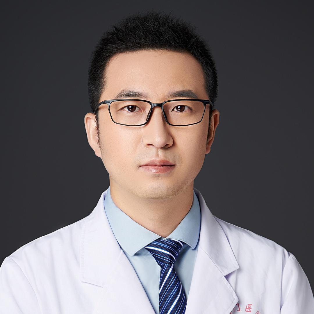 骨科医生杨永栋