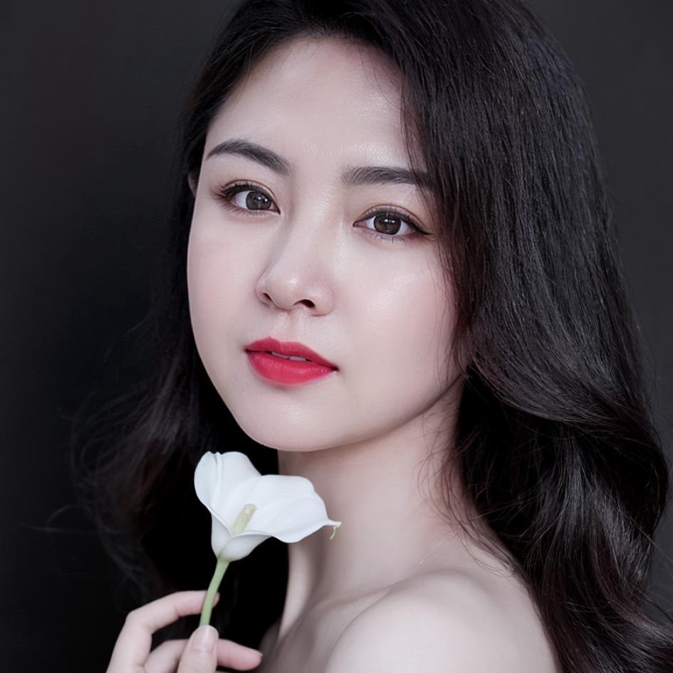 英子