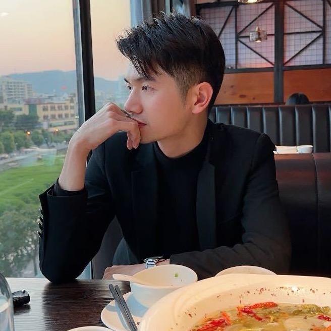 紫金发型设计阿龙