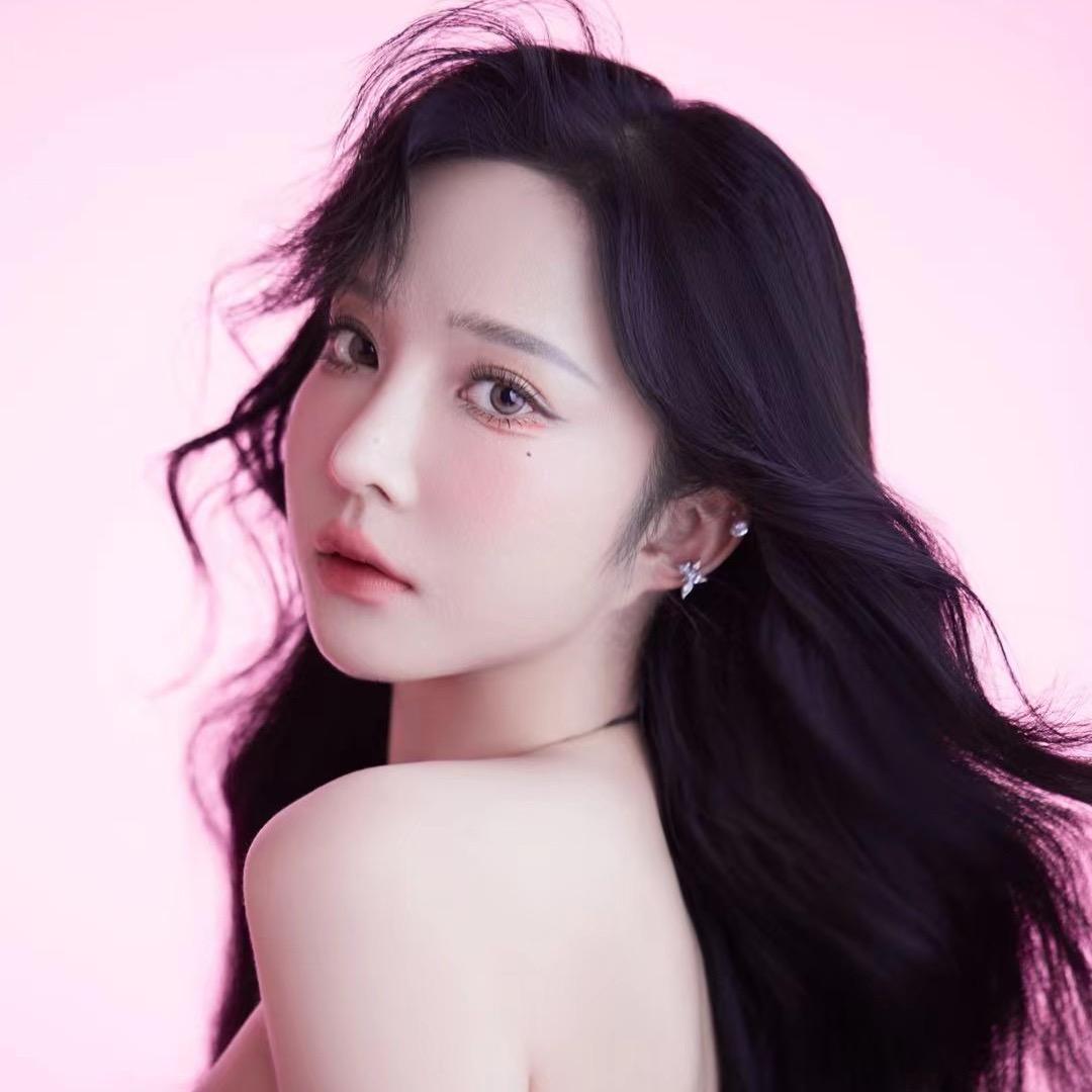 叫我周周就好