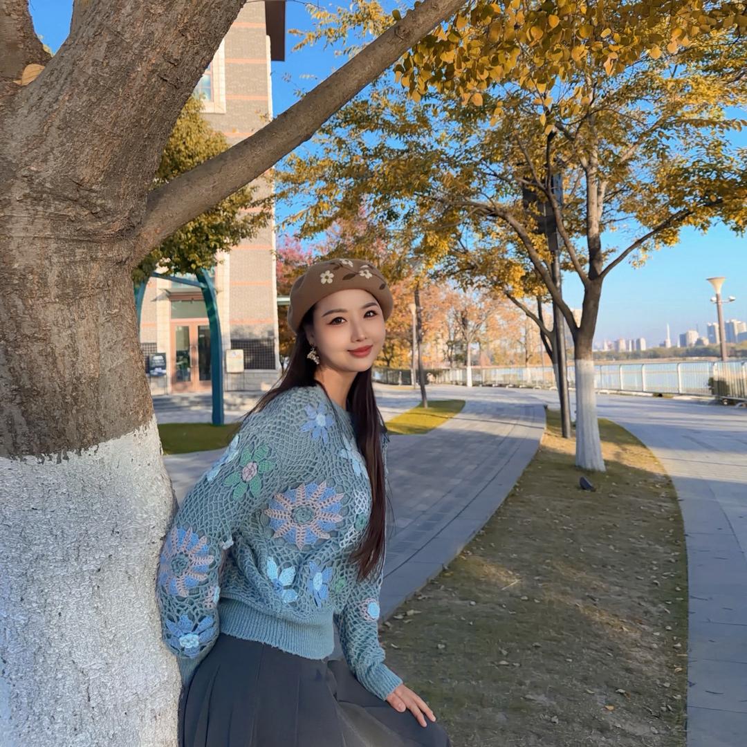 爱吃蛋糕的琦琦琦