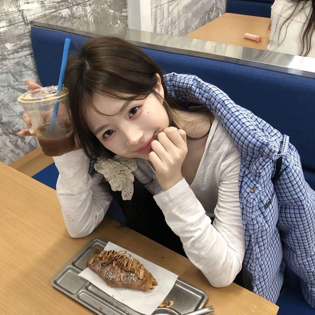 YANGXINYUE·