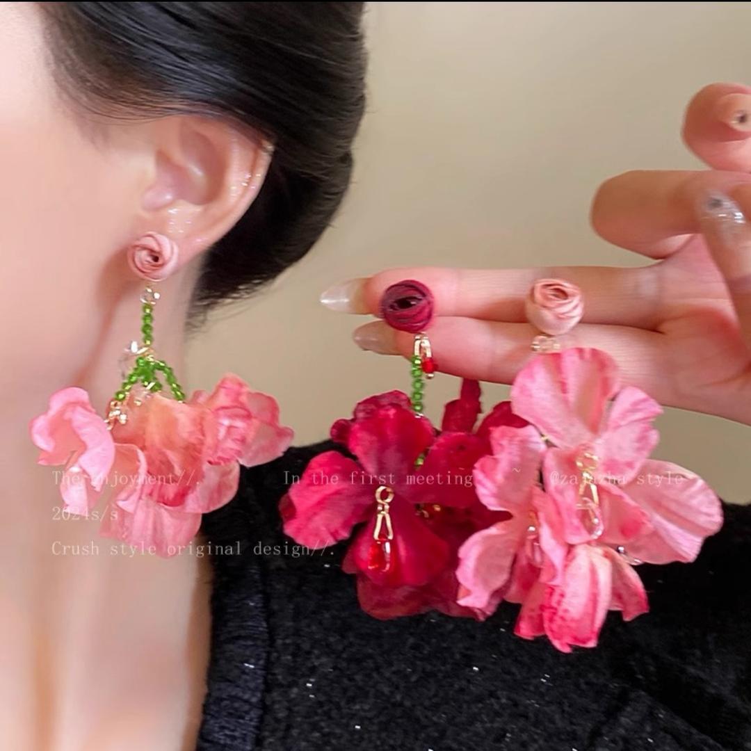 耳畔心饰