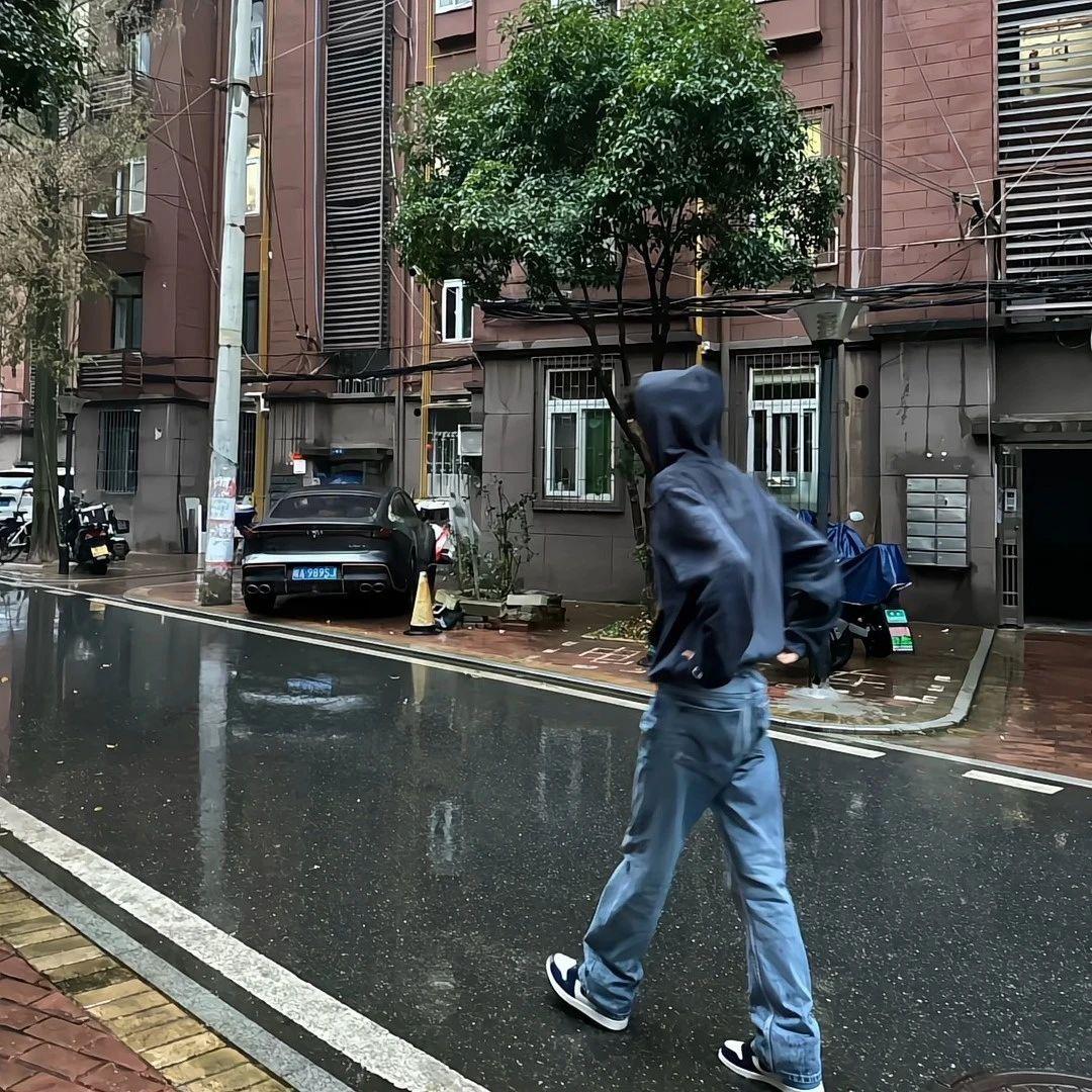卫衣