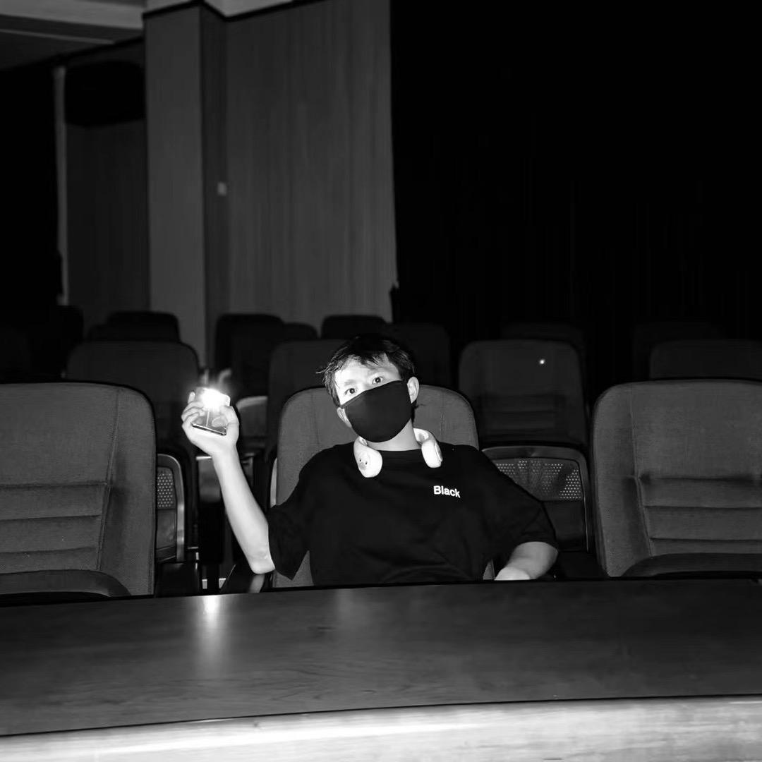 龙仔（网恋交友）