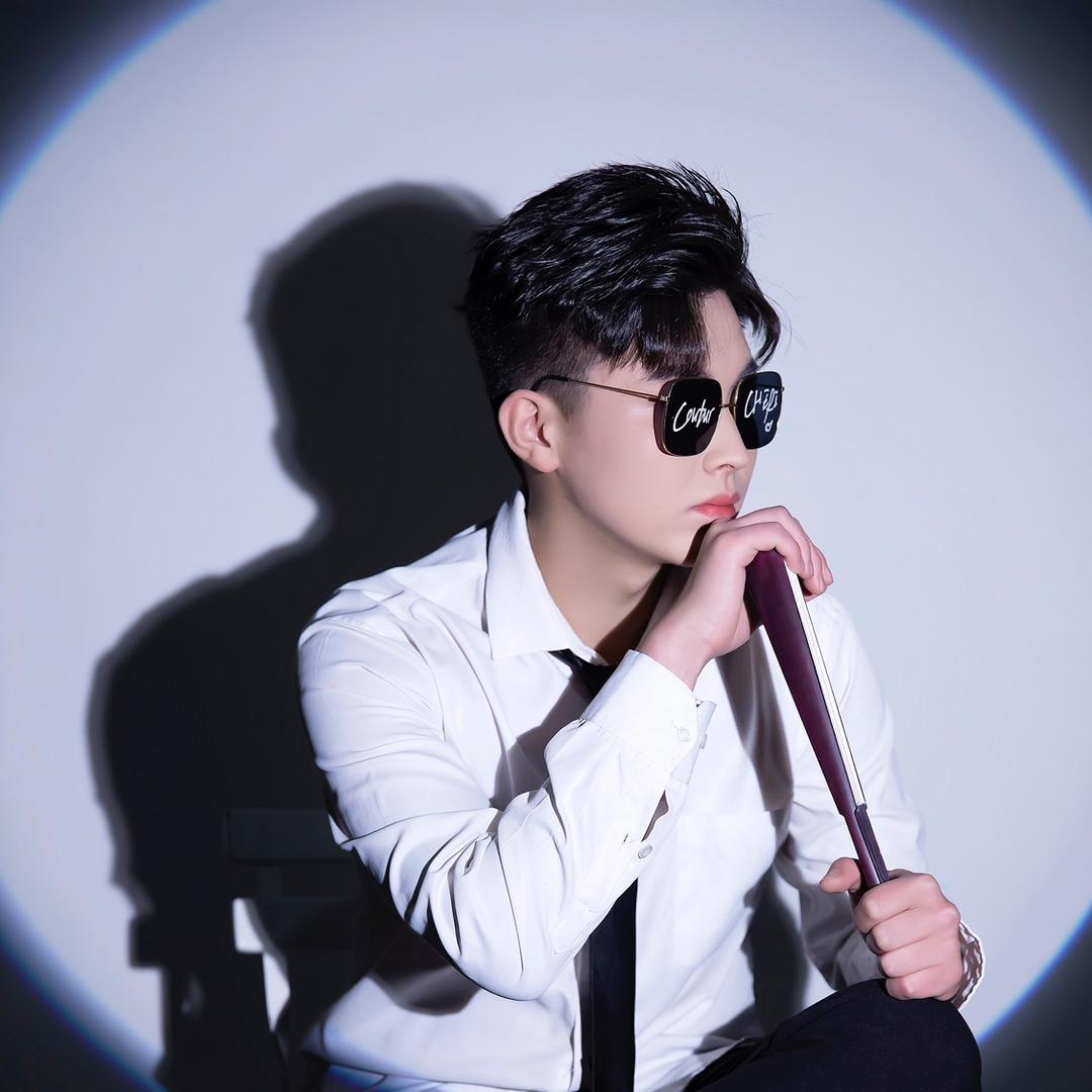 岩俊【爱玩密室最后做了密室NPC】