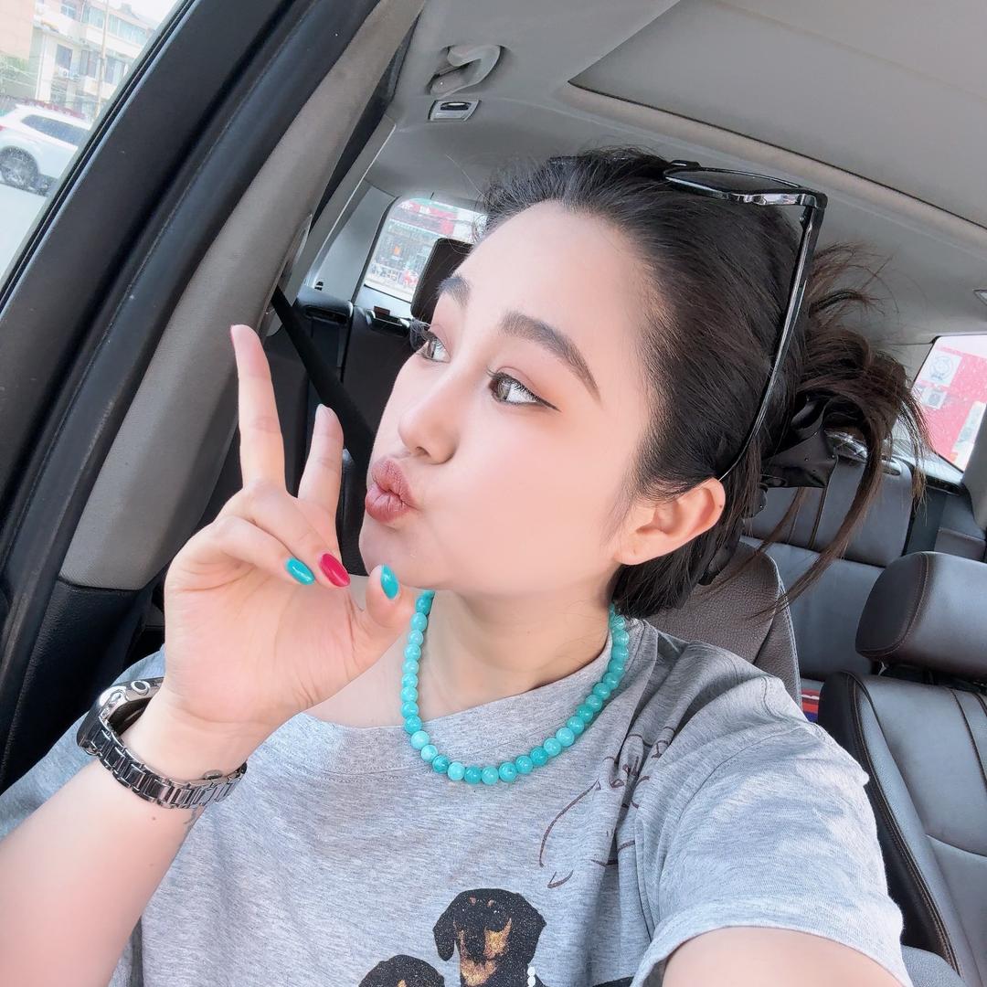 -向阳烧烤老板的秘书