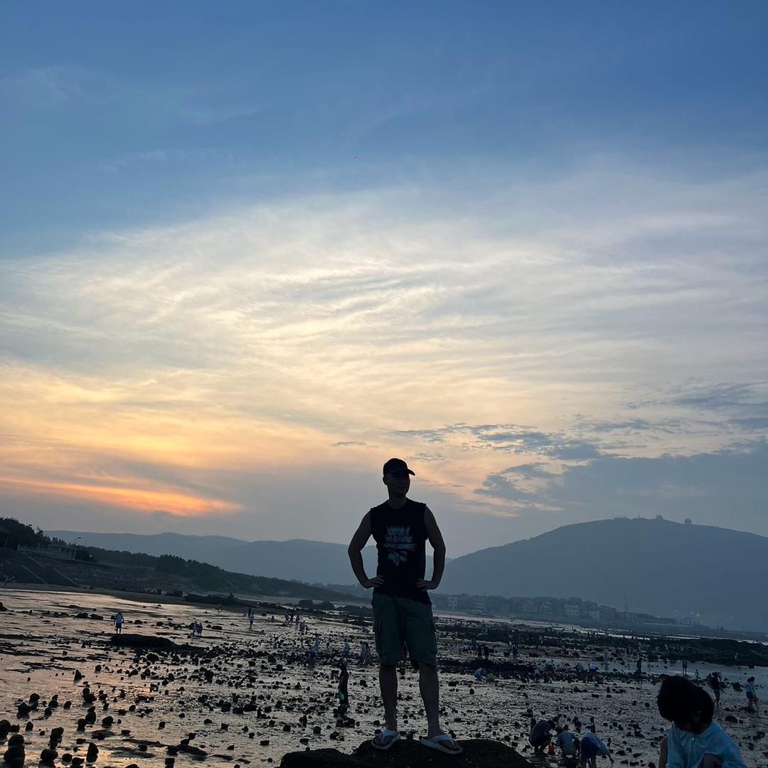 赤脚来世上，潇洒过一生