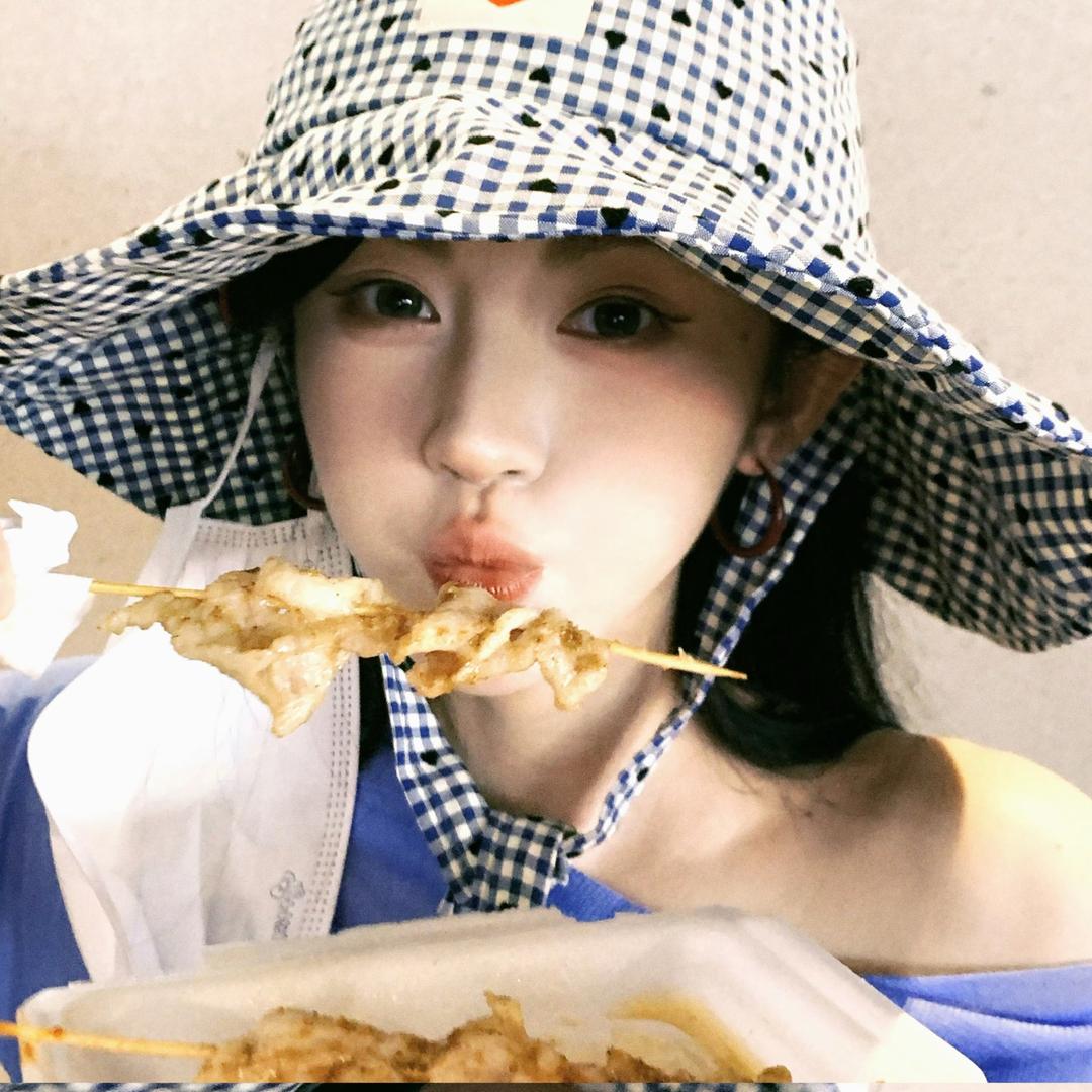 伊欣.