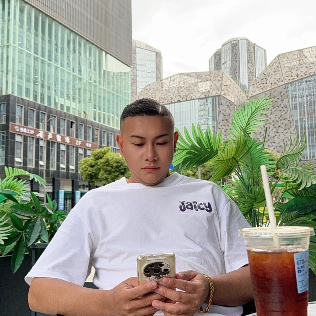 海口龙华区巴旦汽车经营部.