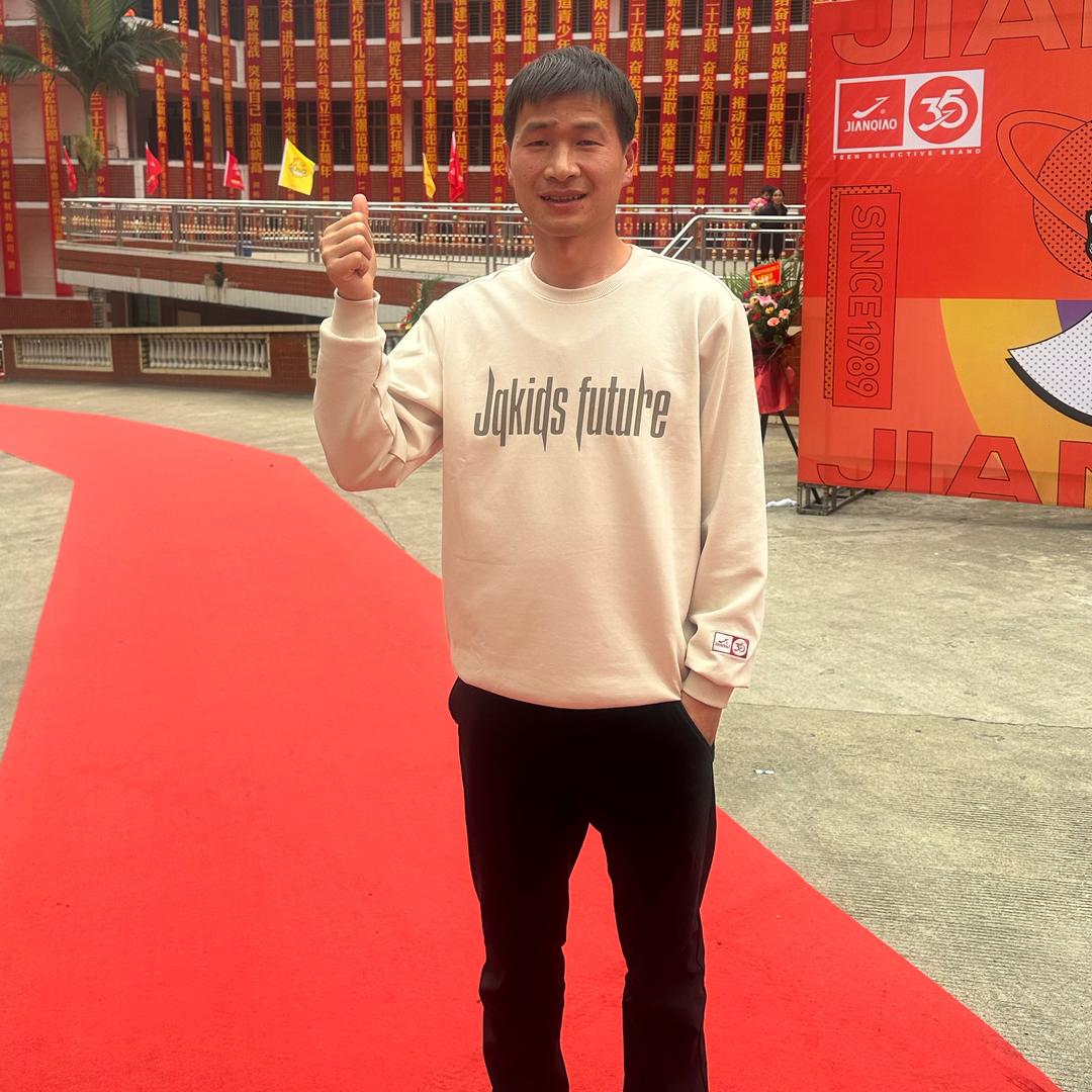张大炮—元芳服装实业