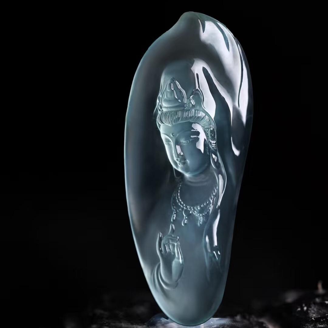 翡翠艺术界的朱茵