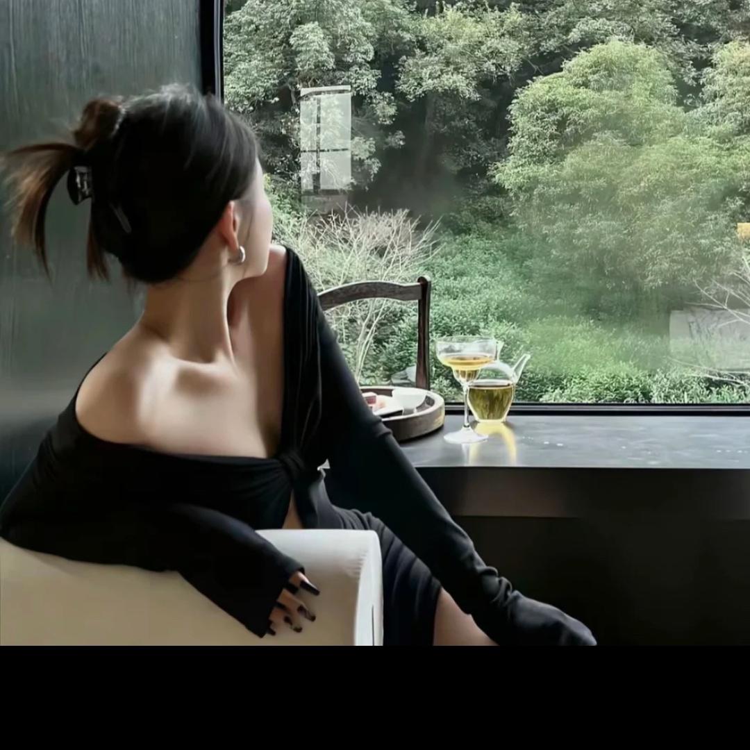 兰考合熹婚纱-曼曼（化妆师）