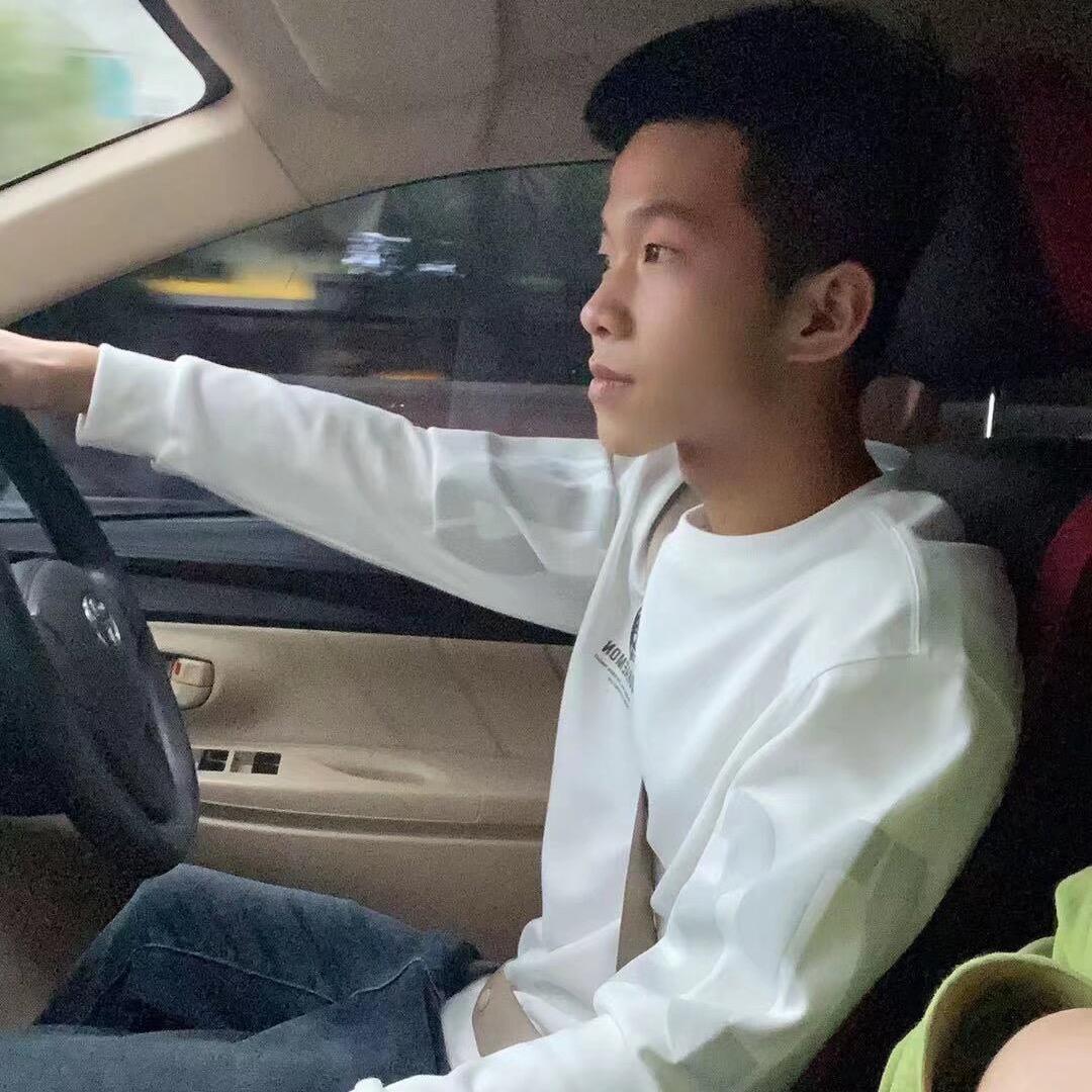 00后开卡车🚛(小硕)