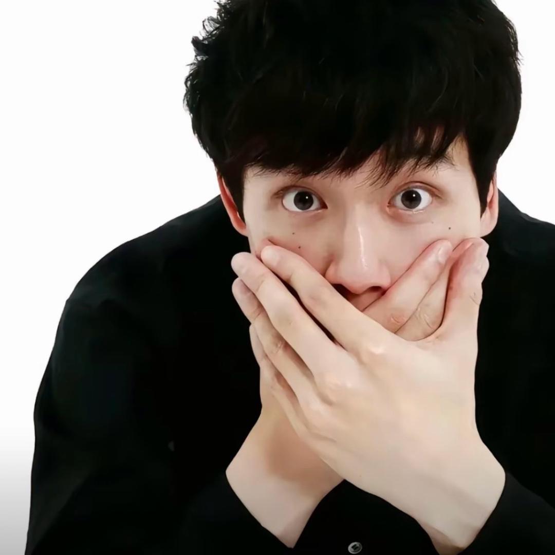 超雄抑郁症患者雨夜尿床被护工打