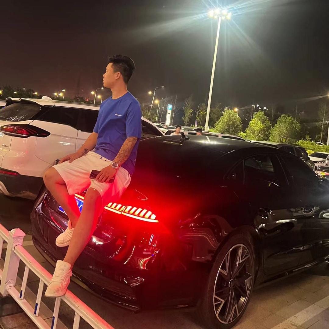 初尘                 ༽