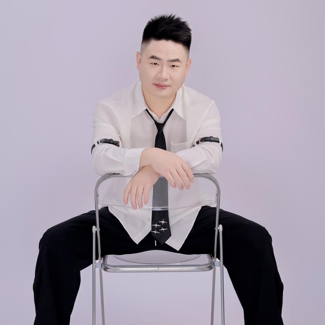 阿哲（奋力前行）