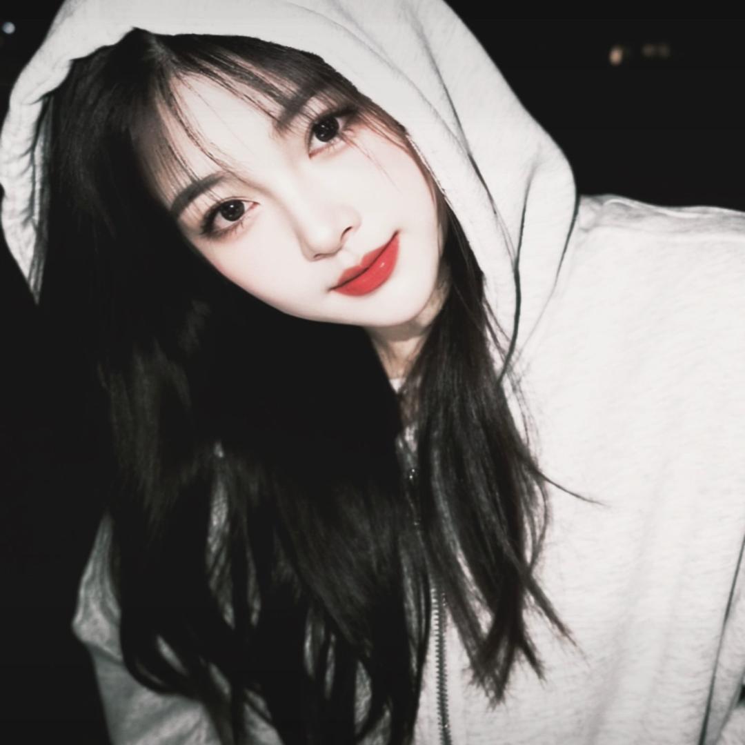 ෆ 半颗糖 ʚ💋