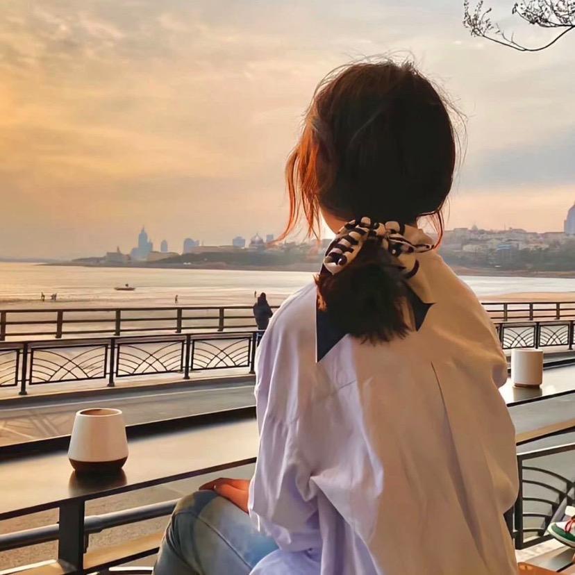✿*ﾟ半夏微凉*°*💫