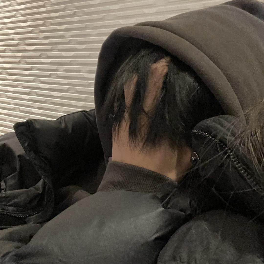y ㅤ
