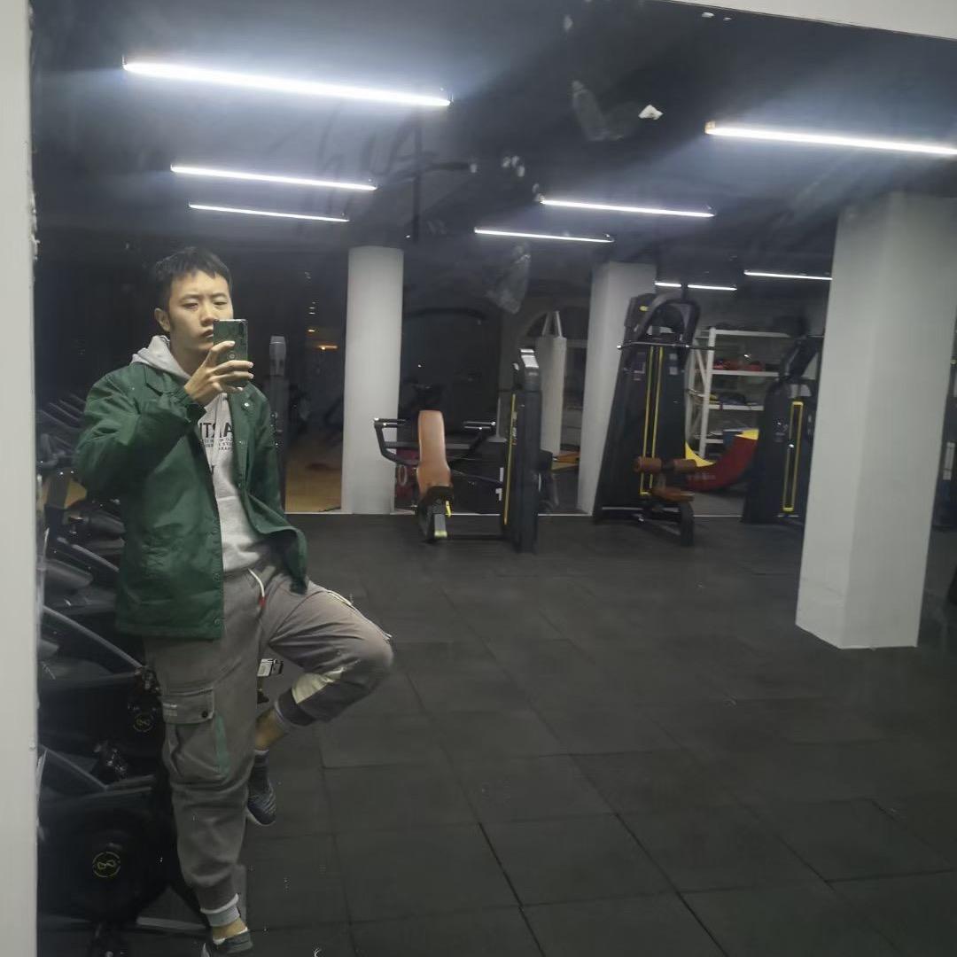 狗子奥特莱斯体育用品店