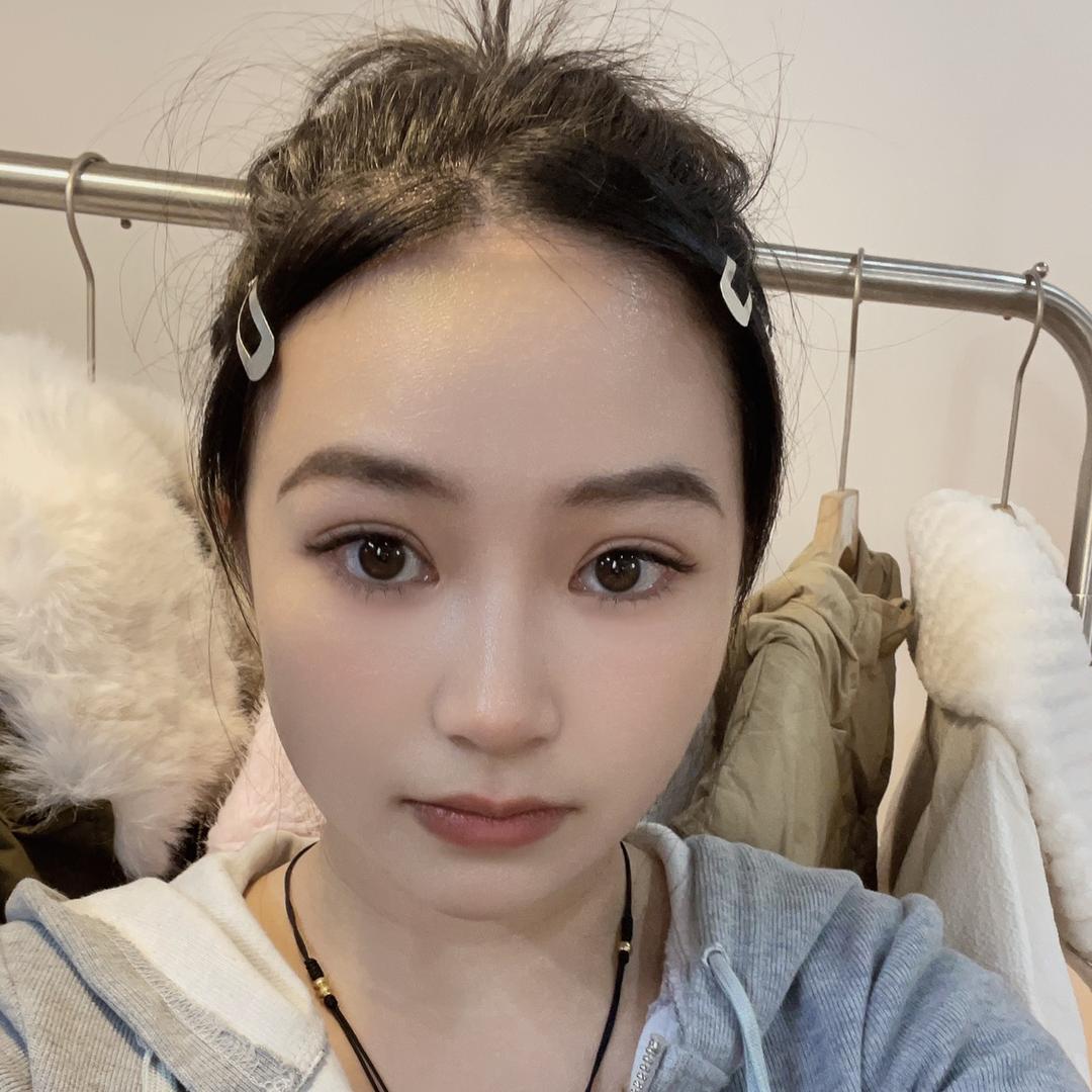 猫柒服装店