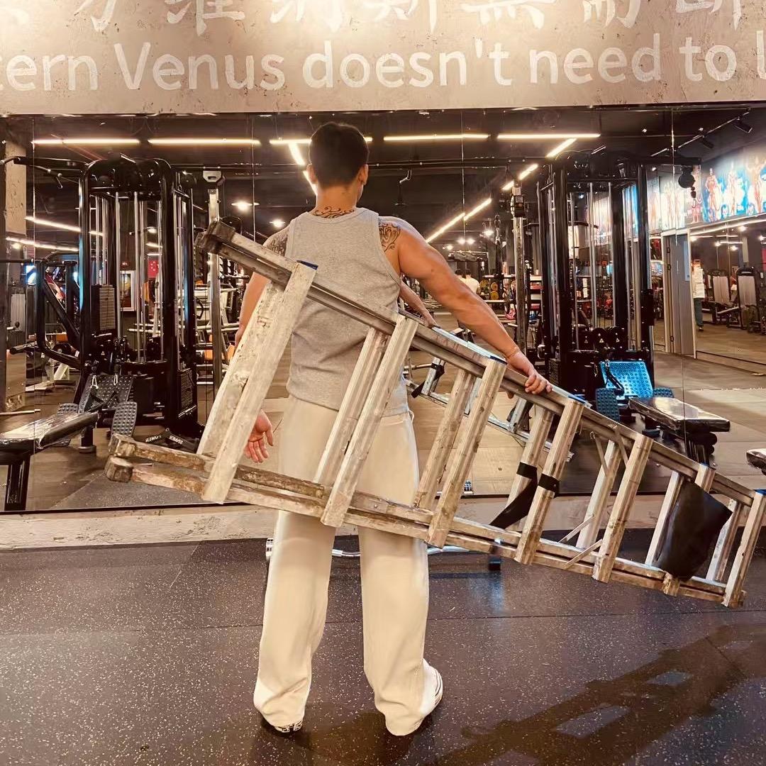 铁座·健身铁馆Ben