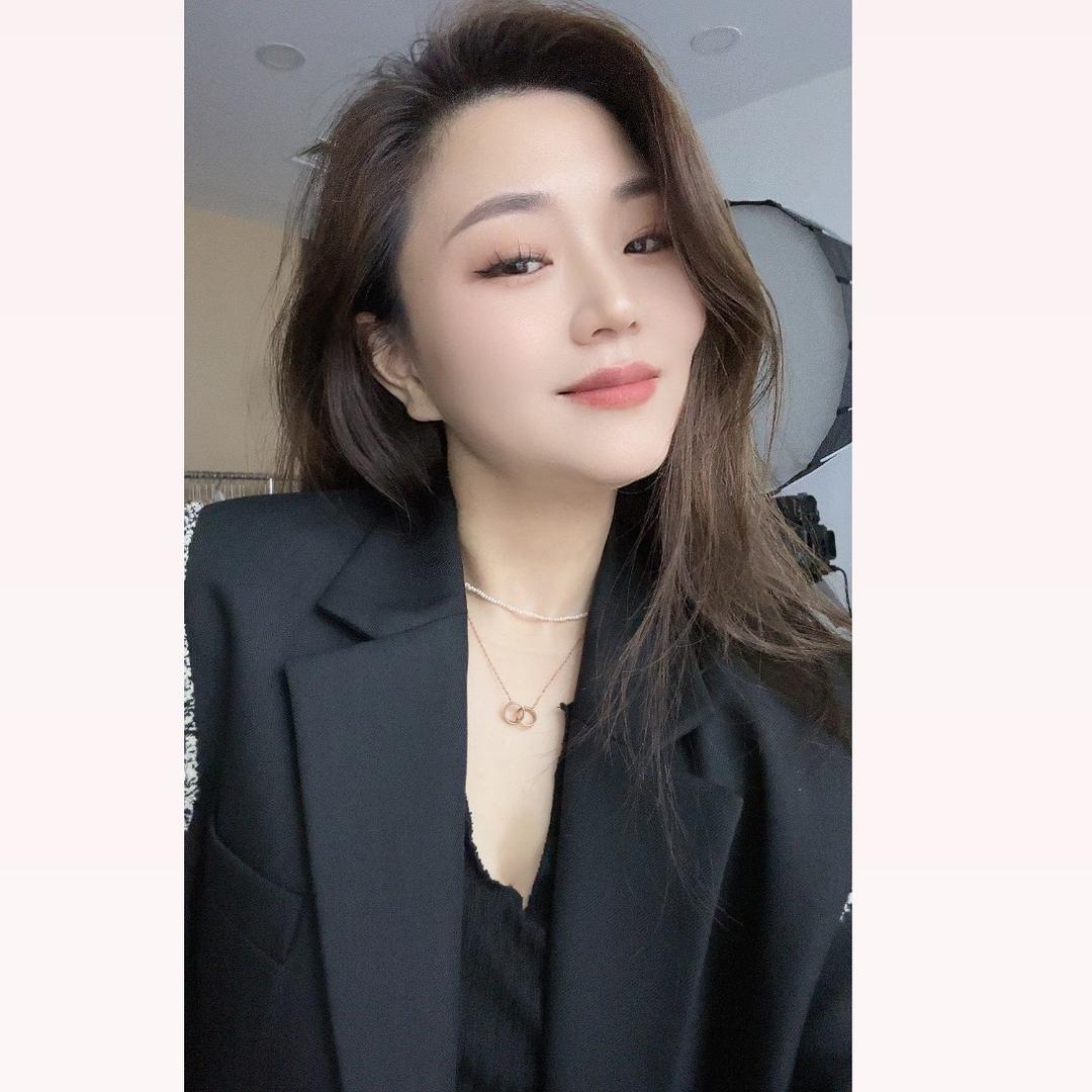 月儿女装穿搭