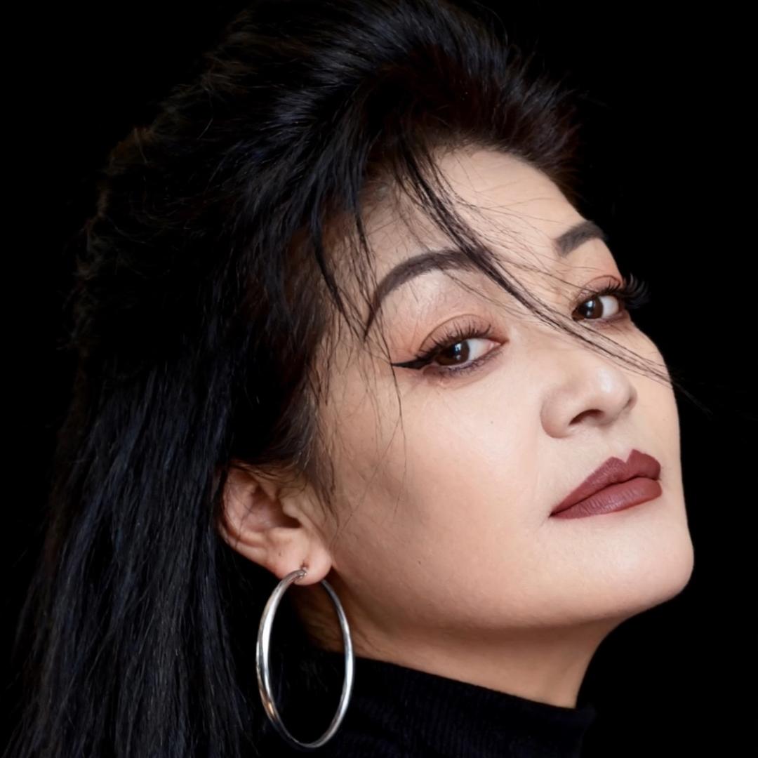 🌹༼ ༼黑玫瑰༽༽🌹