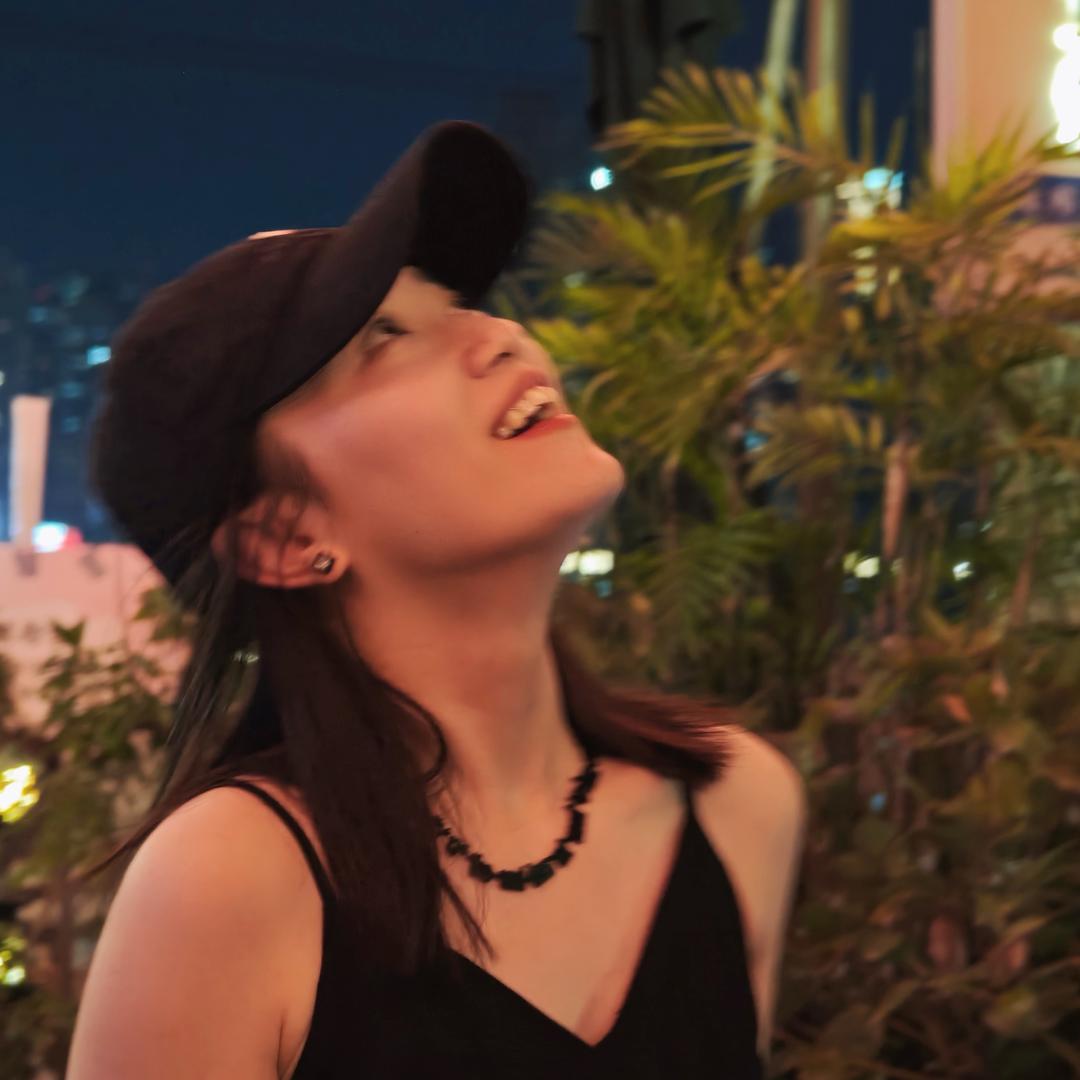 哈喽（地勤小姐姐）