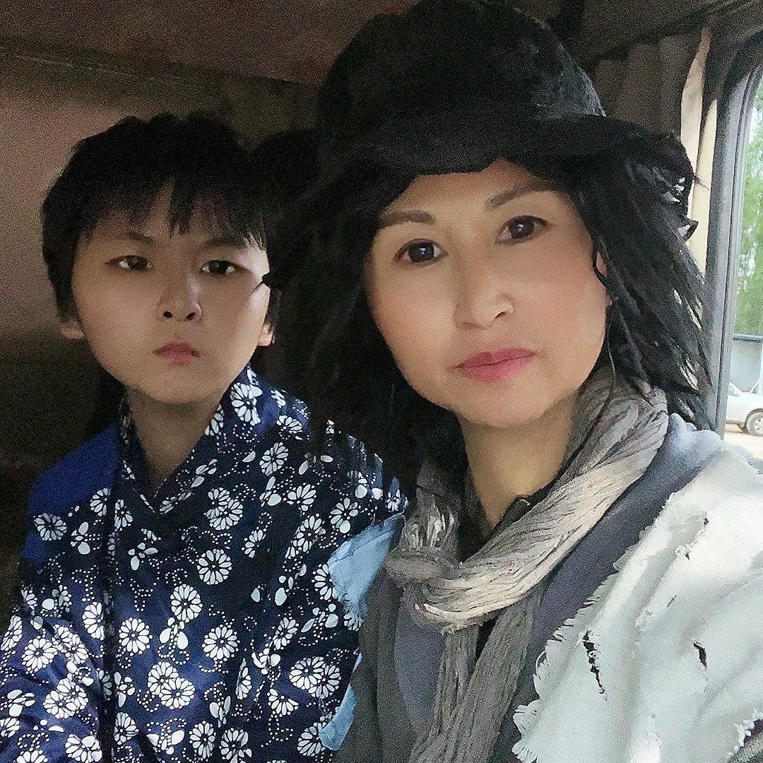 权珍二姑娘。