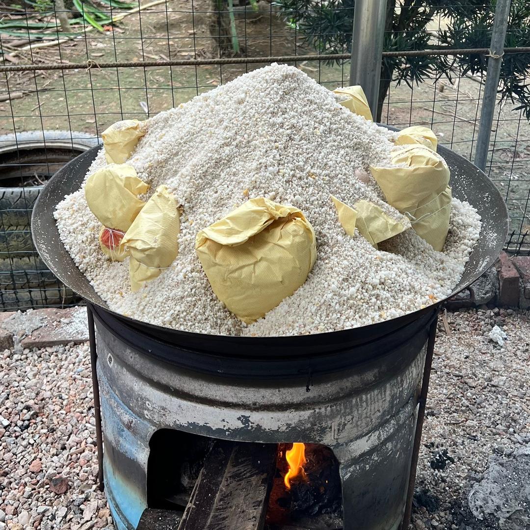 客家嗯姆  古法盐焗鸡