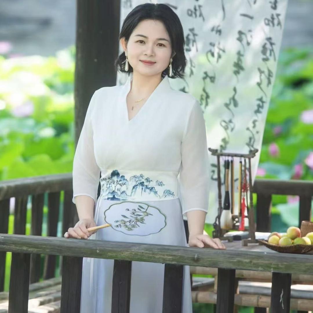 桃江•依玲