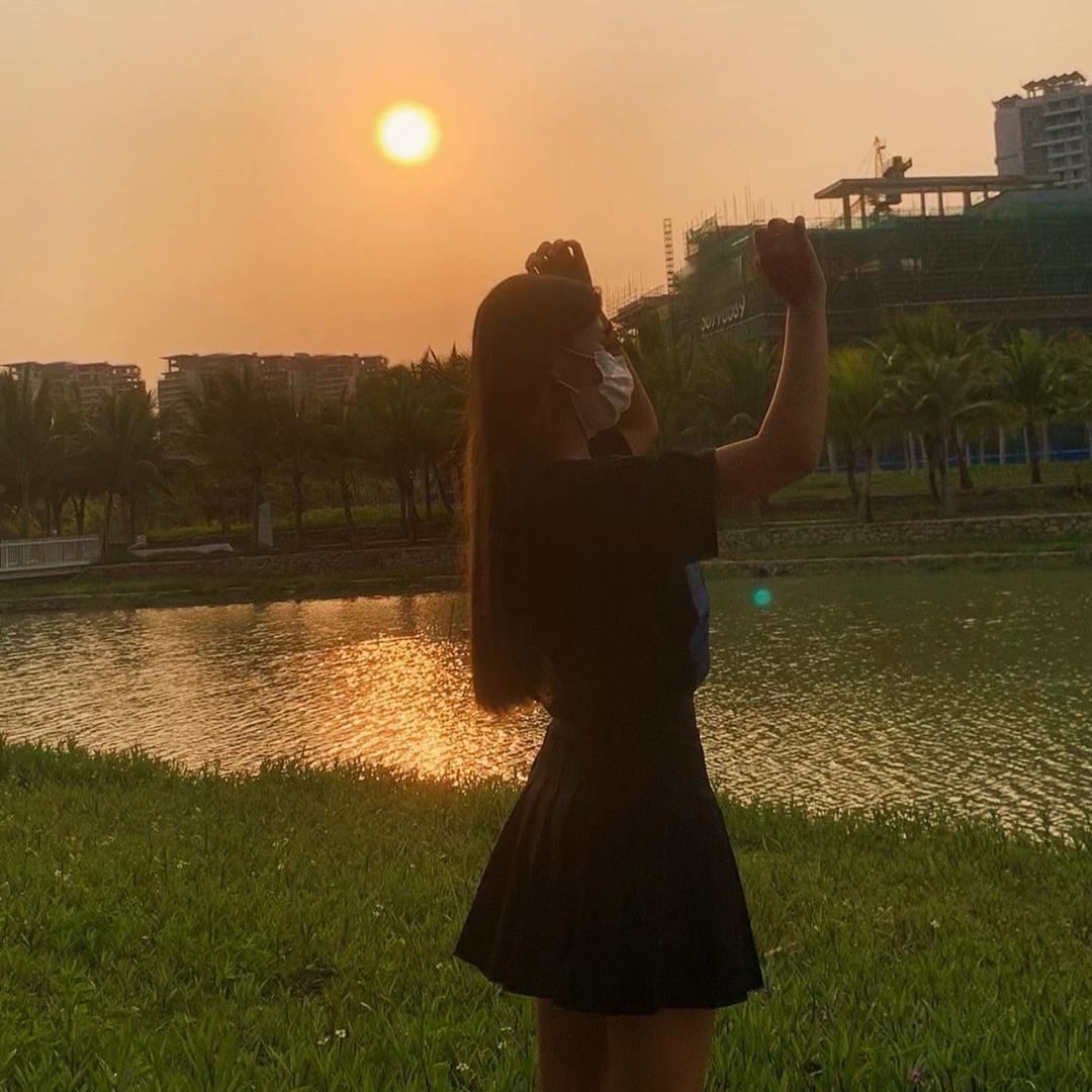 余溺.