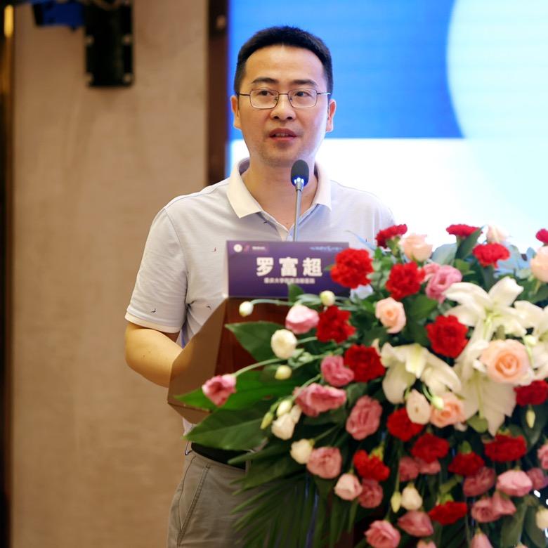 胸心外科罗富超