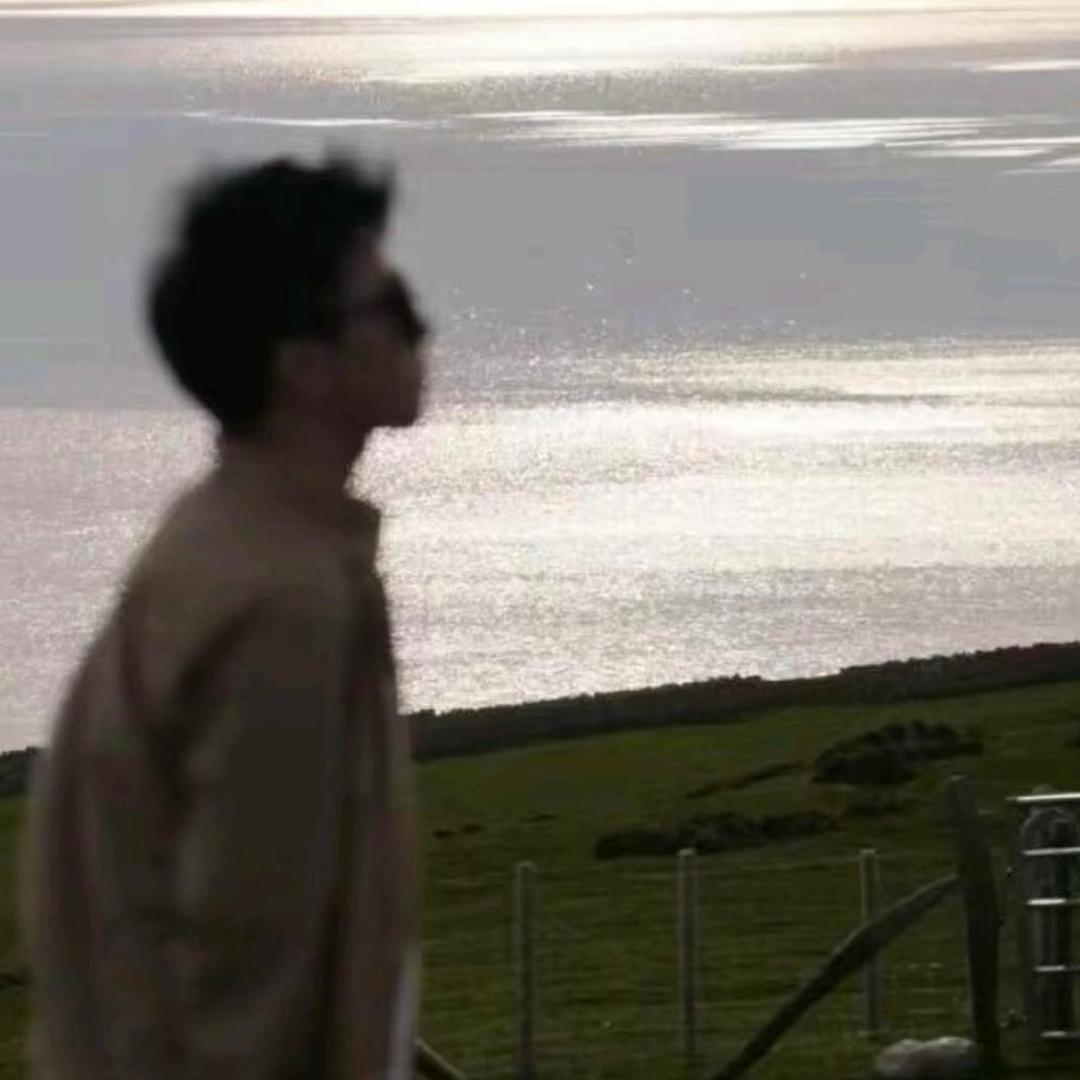 W·