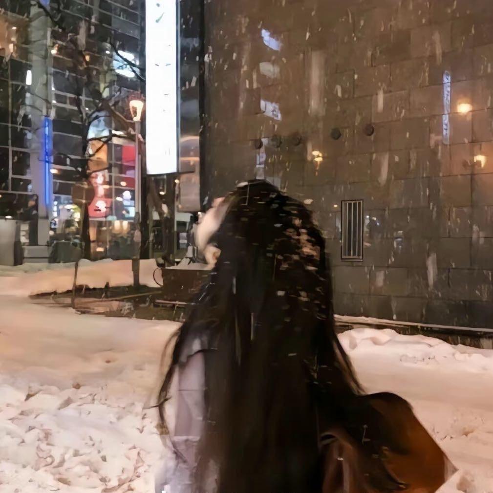 摇摇发呆脑