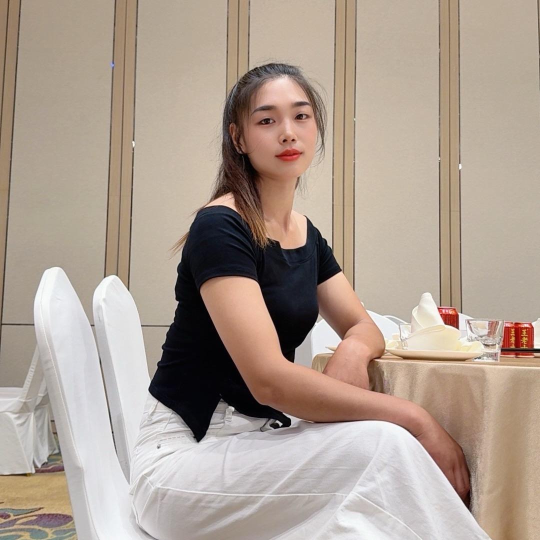 二妹子，小胡