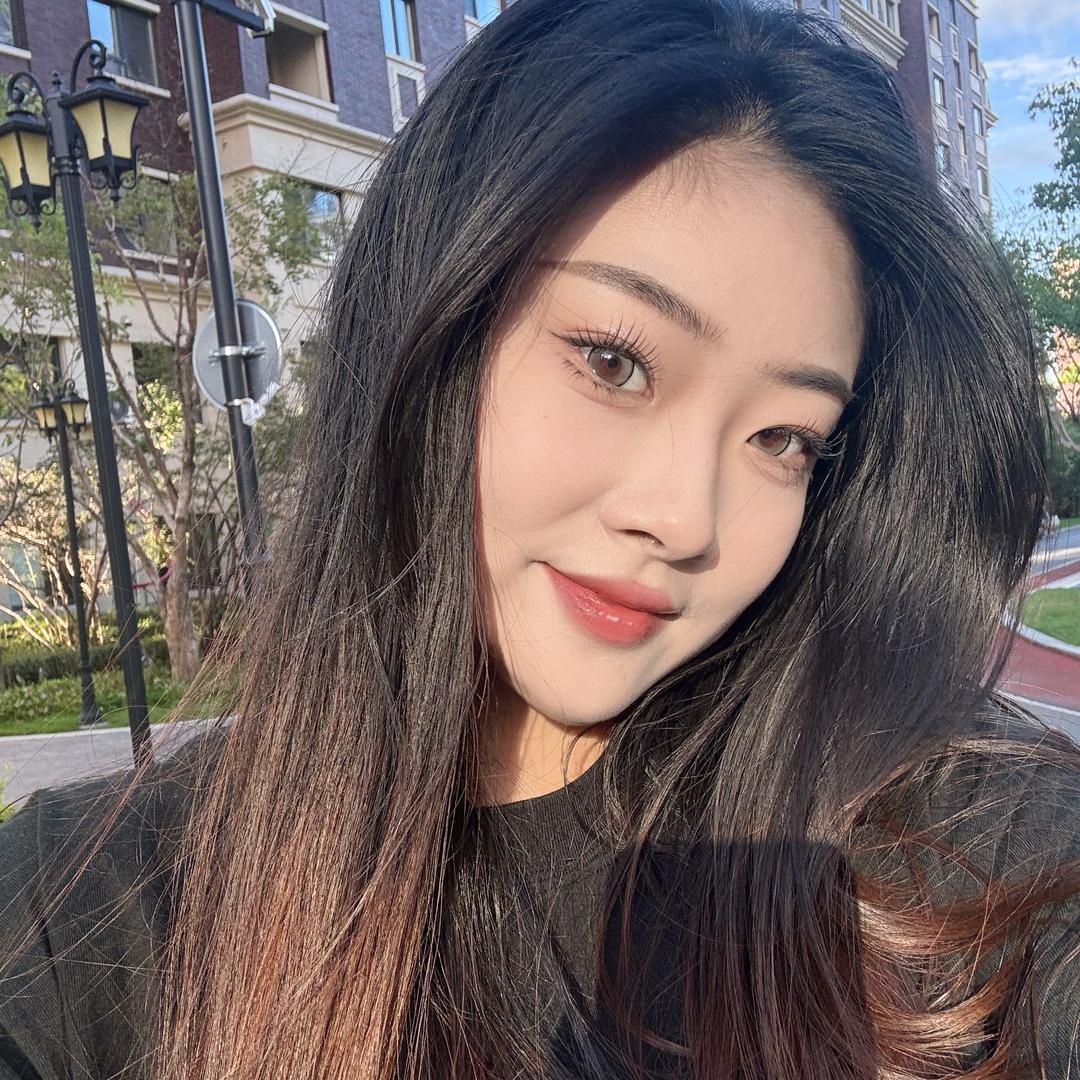 美女小西.