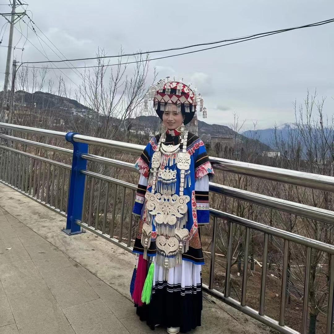 彝人婆娘
