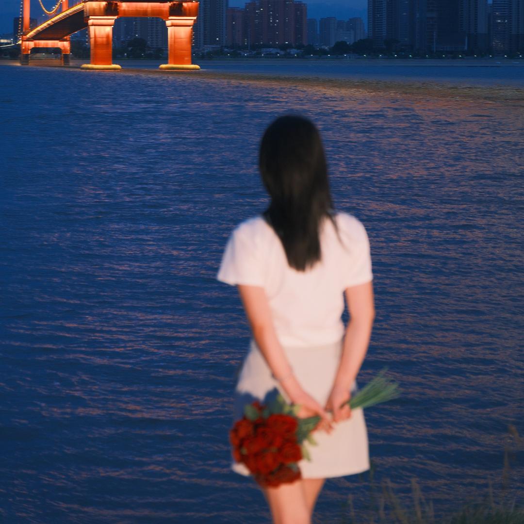 @小曼（监利麻辣小夫妻）