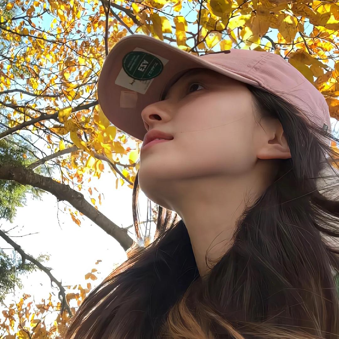 小👻