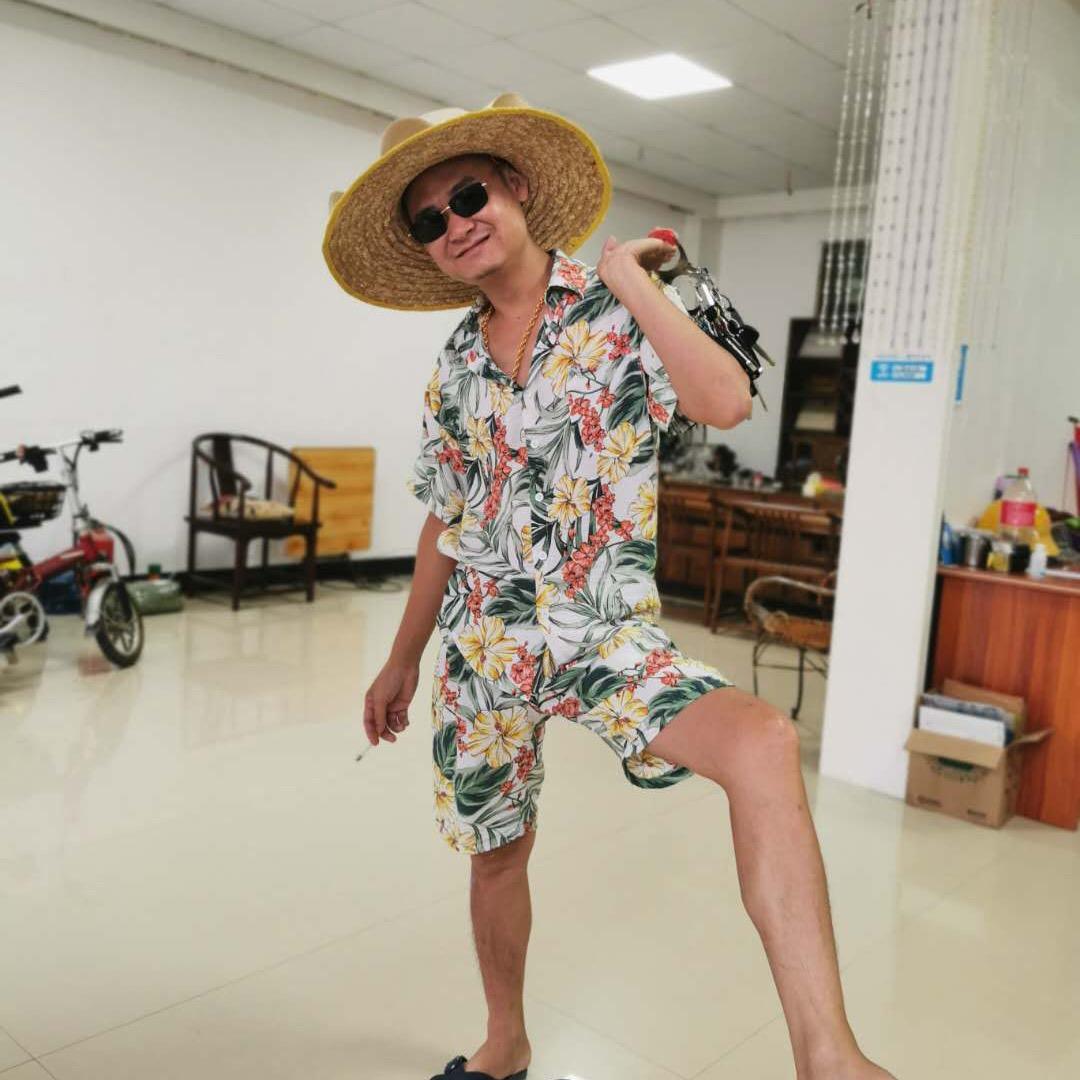 龙门腾达汽车：草帽哥