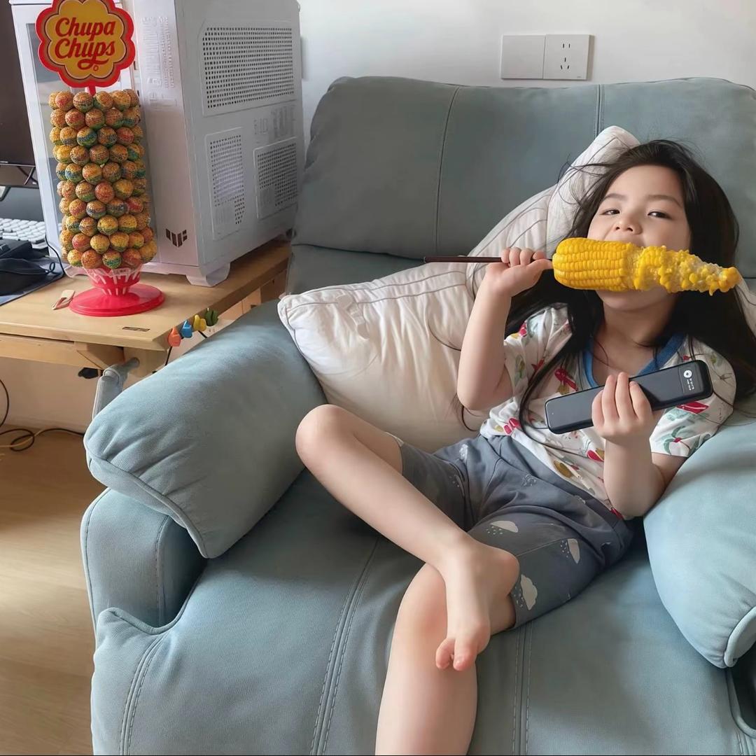腼腆小美^.