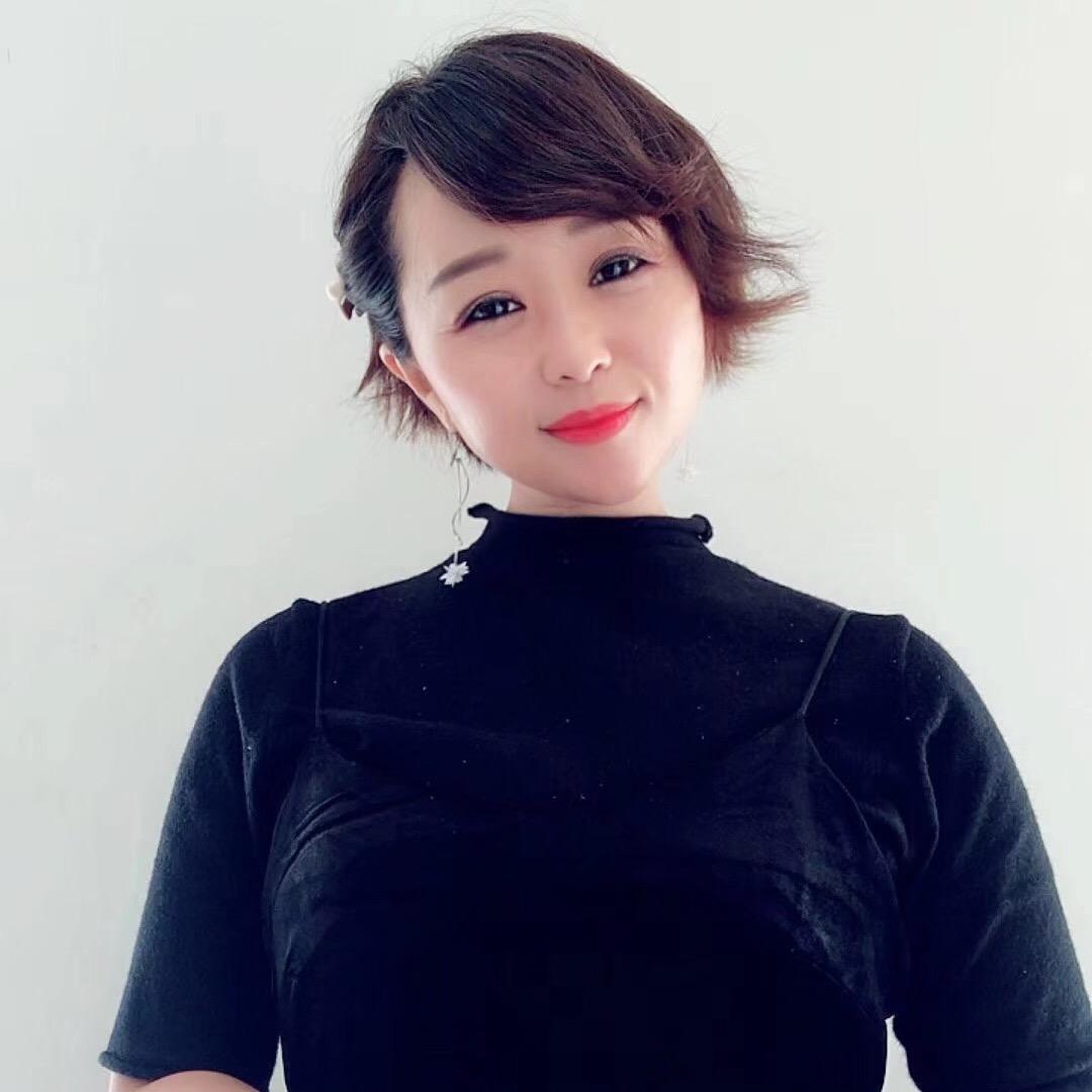 杉木桥做蛋糕的小姐姐