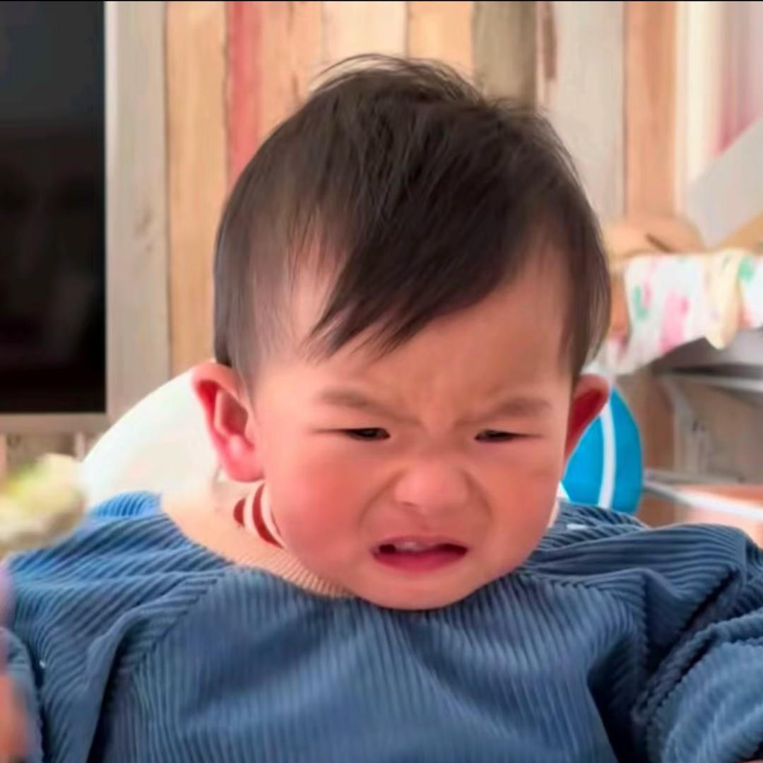 小脸瘦巴巴