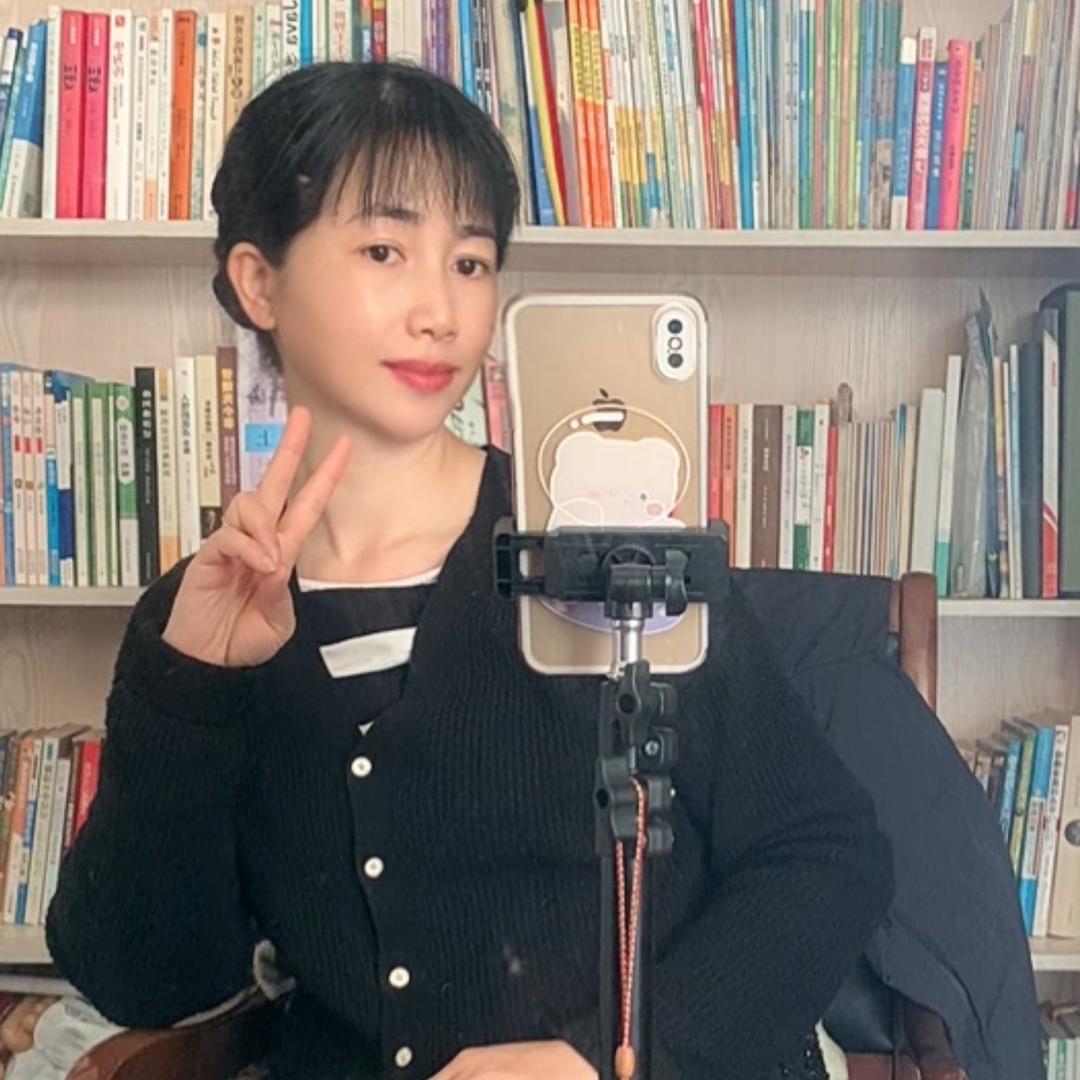 蝶舞芳香（晚上7：15）