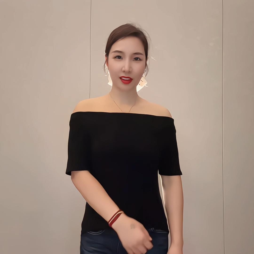 雪儿爱蹦哒