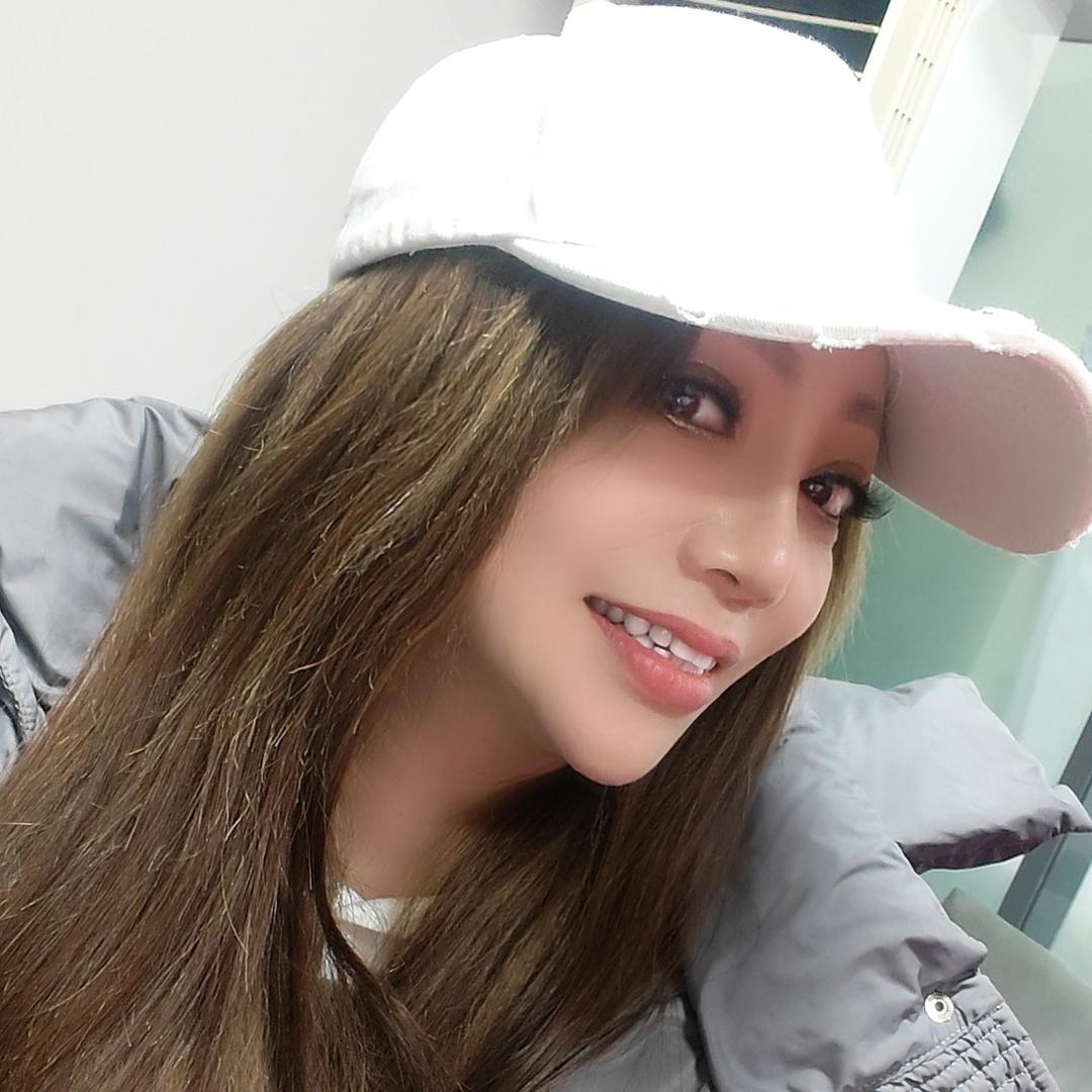聚美国际的莹莹