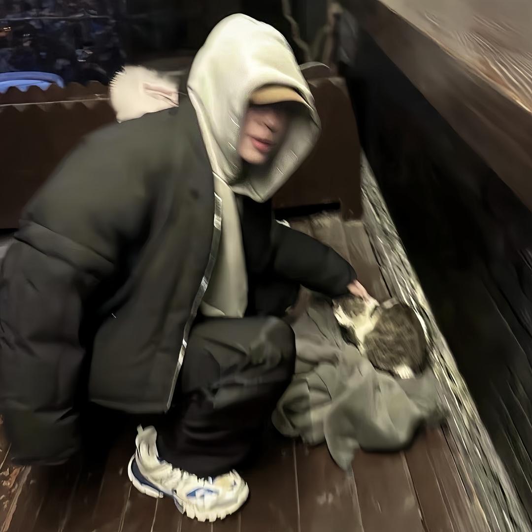 4Uu_
